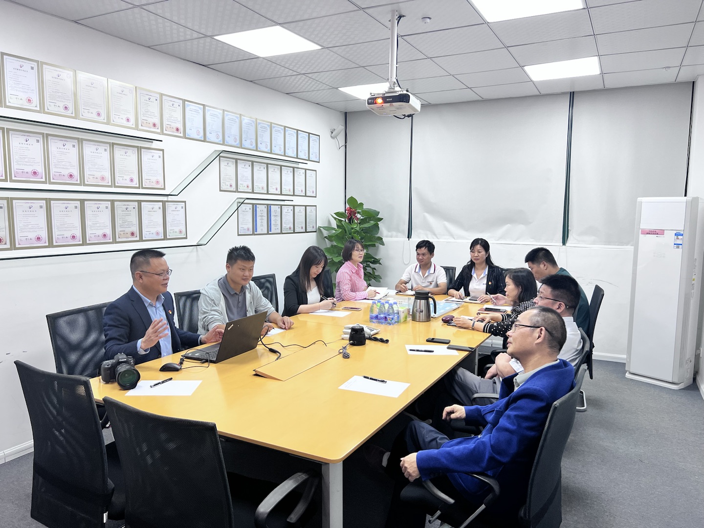 ag九游老哥俱乐部测控·SKYLAB召开“喜迎二十大 永远跟党走 奋进新征程”座谈会.jpg